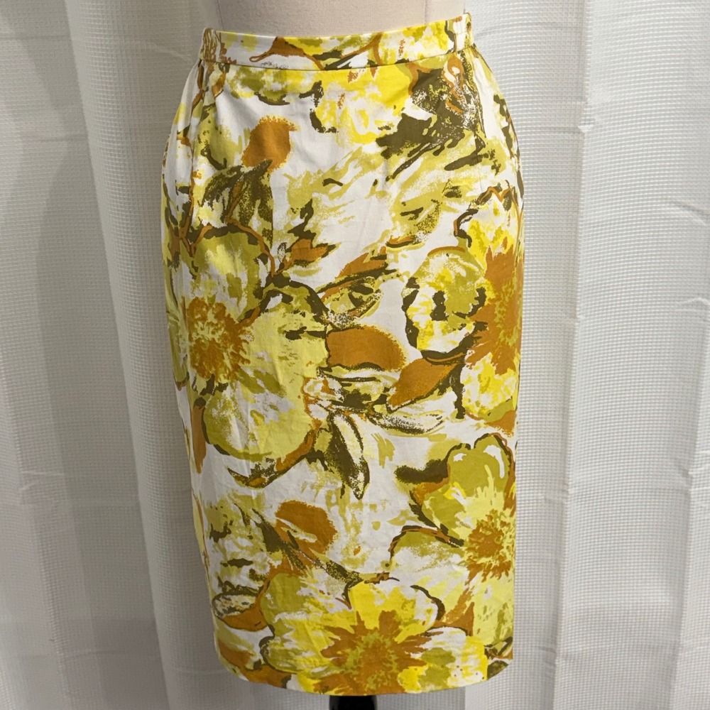 Dana Kay Women's Vintage Short Sleeve Blazer & Floral Pencil Skirt Set - Picture 3 of 8